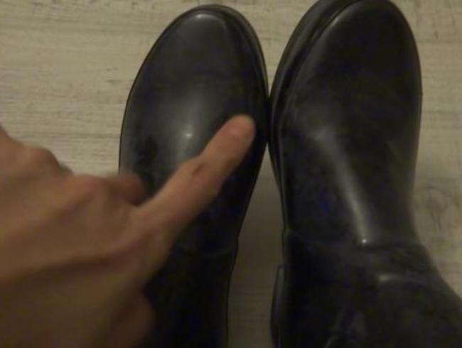 Lady Victoria Valente Porno Video: Geiler Gummistiefel Wichsclip für DICH!