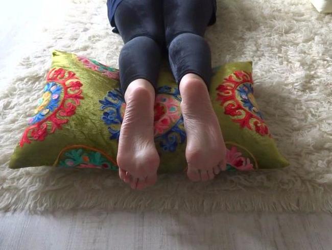 Lady Victoria Valente Porno Video: Sexy Sohlen Fussfetisch