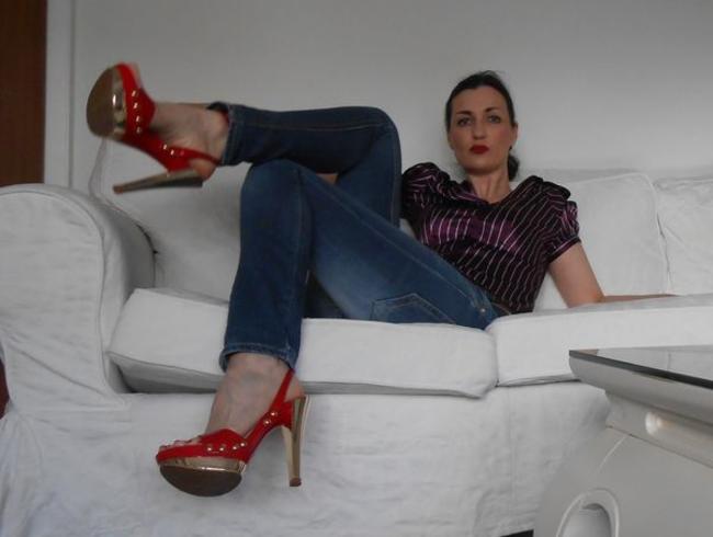 Lady Victoria Valente Porno Video: Sommerfüsse Deiner Herrin