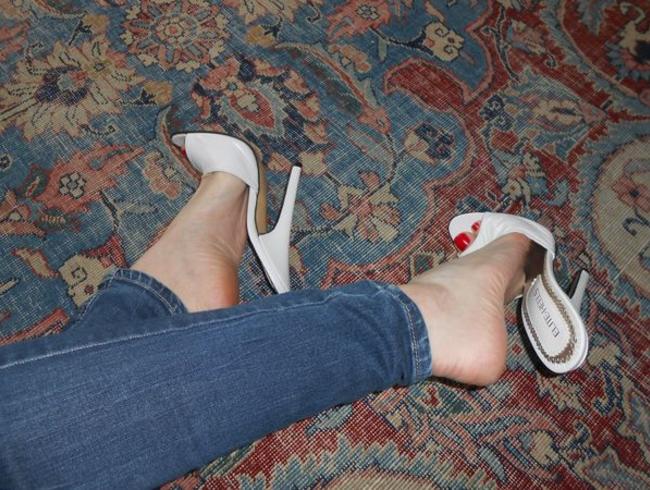 Lady Victoria Valente Porno Video: Spritz unter meine Sohle